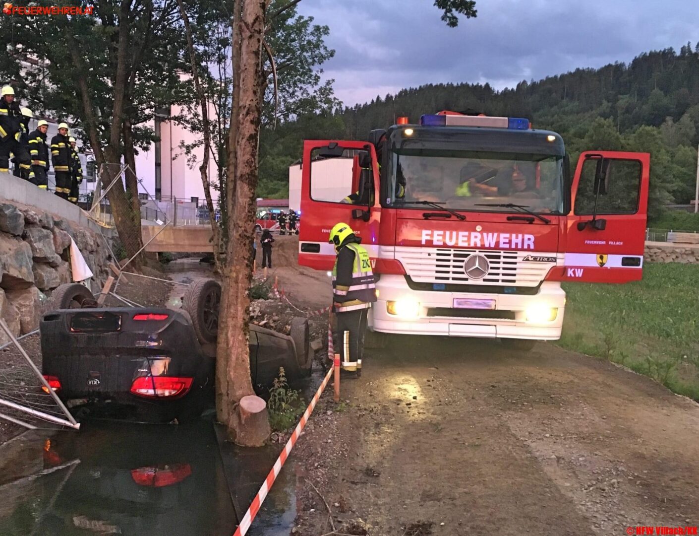 HFW Villach: PKW rollt selbständig in Seebach