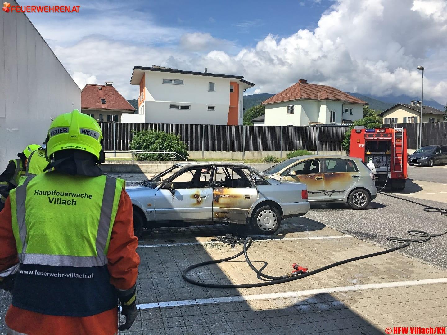 HFW Villach: PKW-Vollbrand in Innenstadt