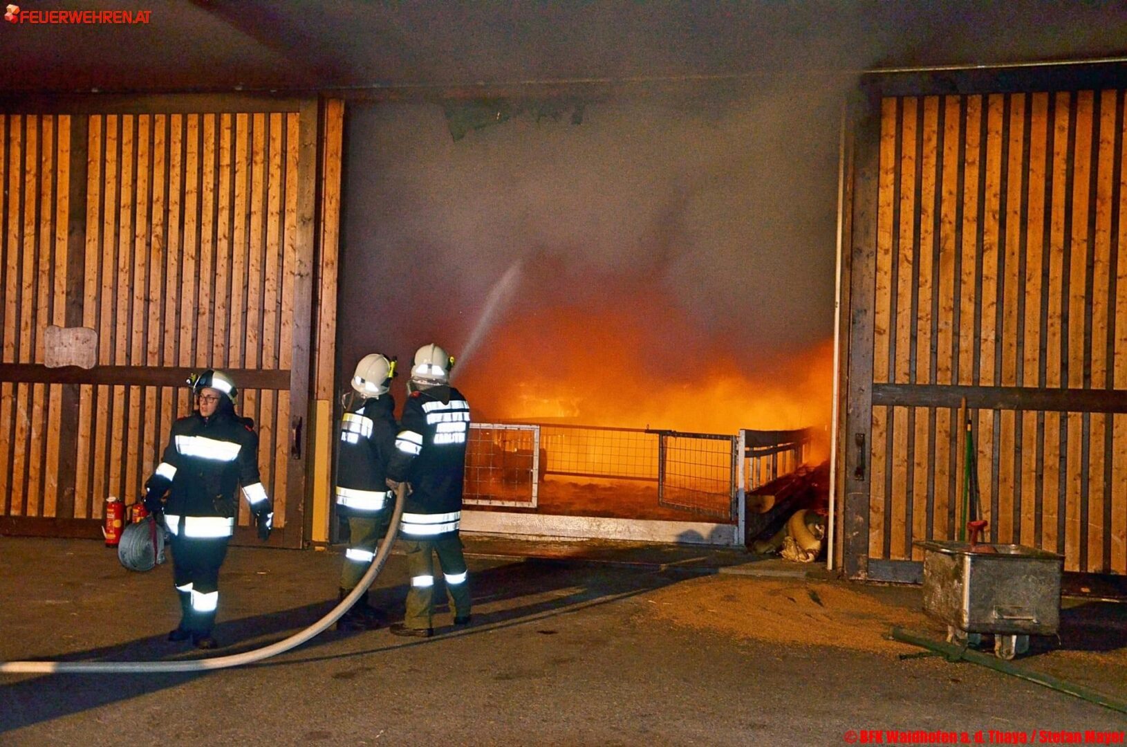 BFK Waidhofen a.d.Thaya: Feuerwehr verhindert Großbrand
