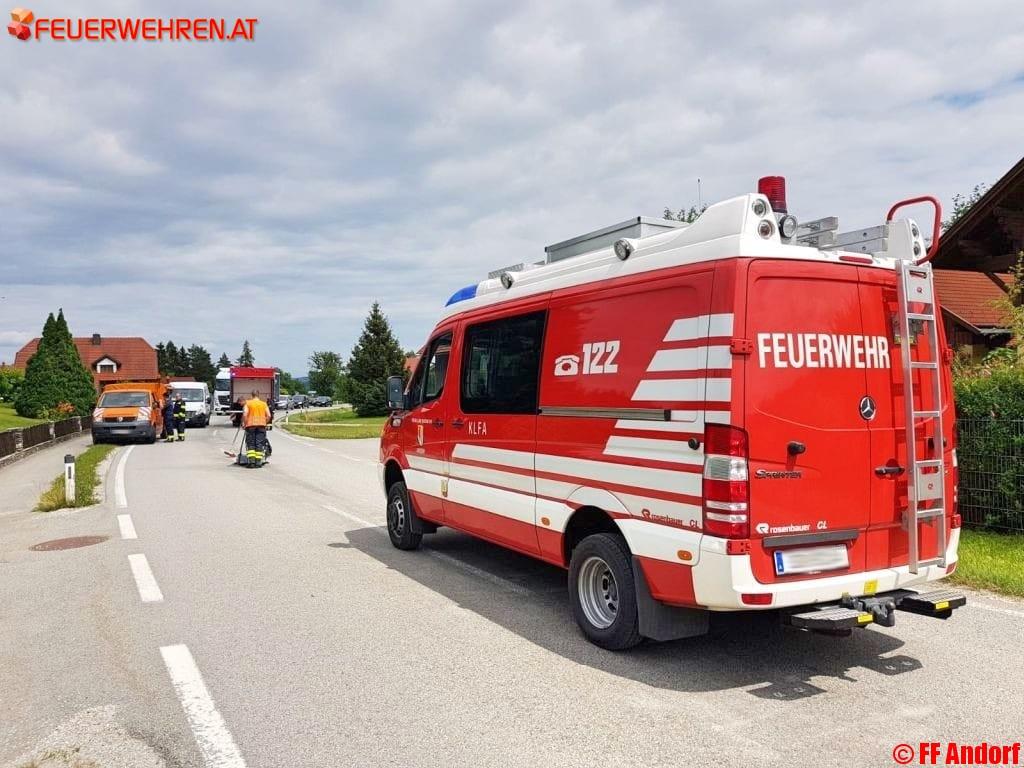 FF Andorf: Massive Ölspur durch Gemeindegebiet
