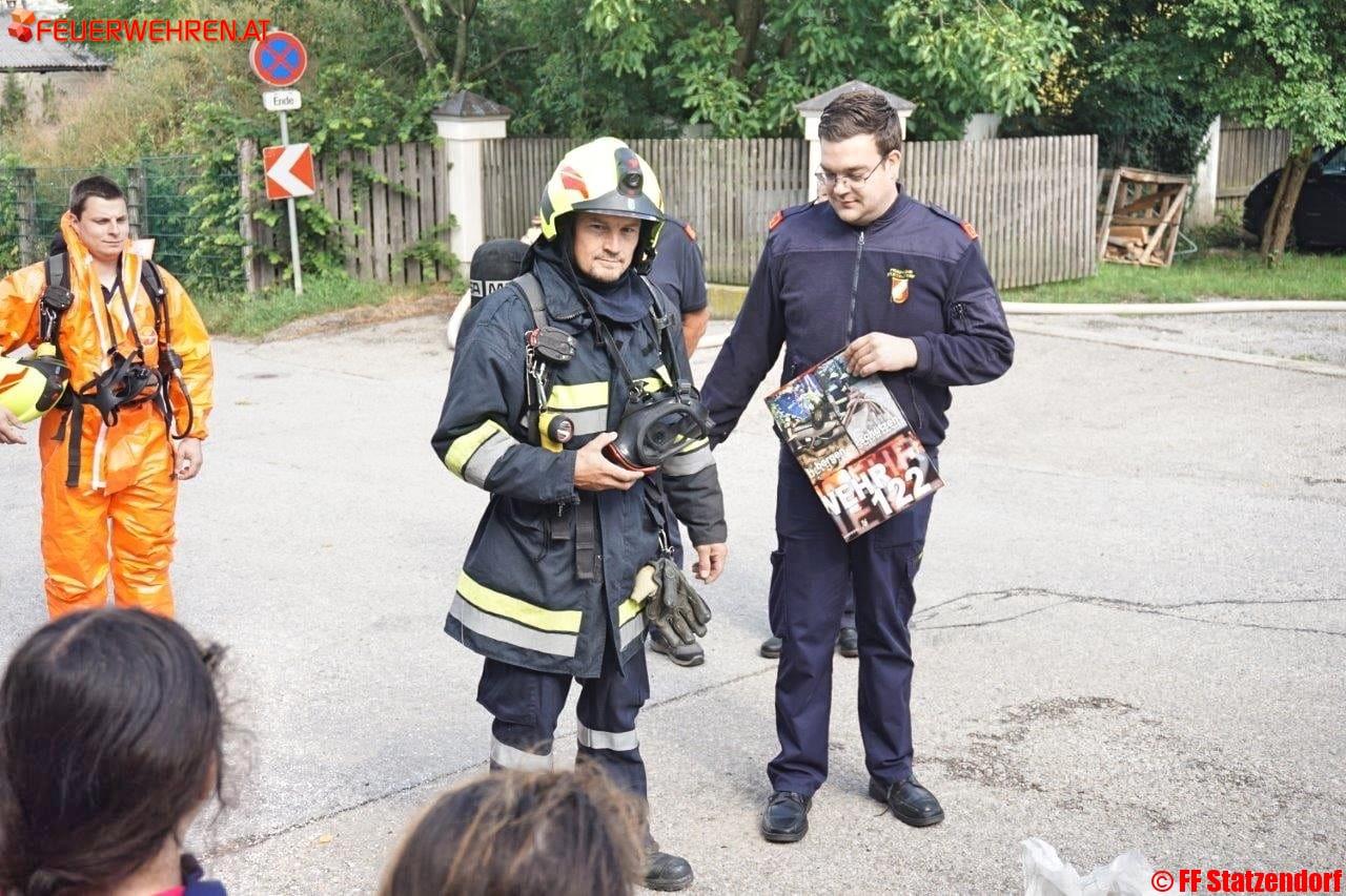 FF Statzendorf: Volksschule bei Feuerwehr und Rotem Kreuz