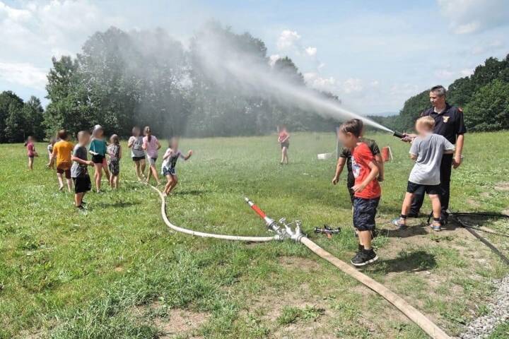 BFKDO Gmünd: Feuerwehr zu Gast bei der Volksschule