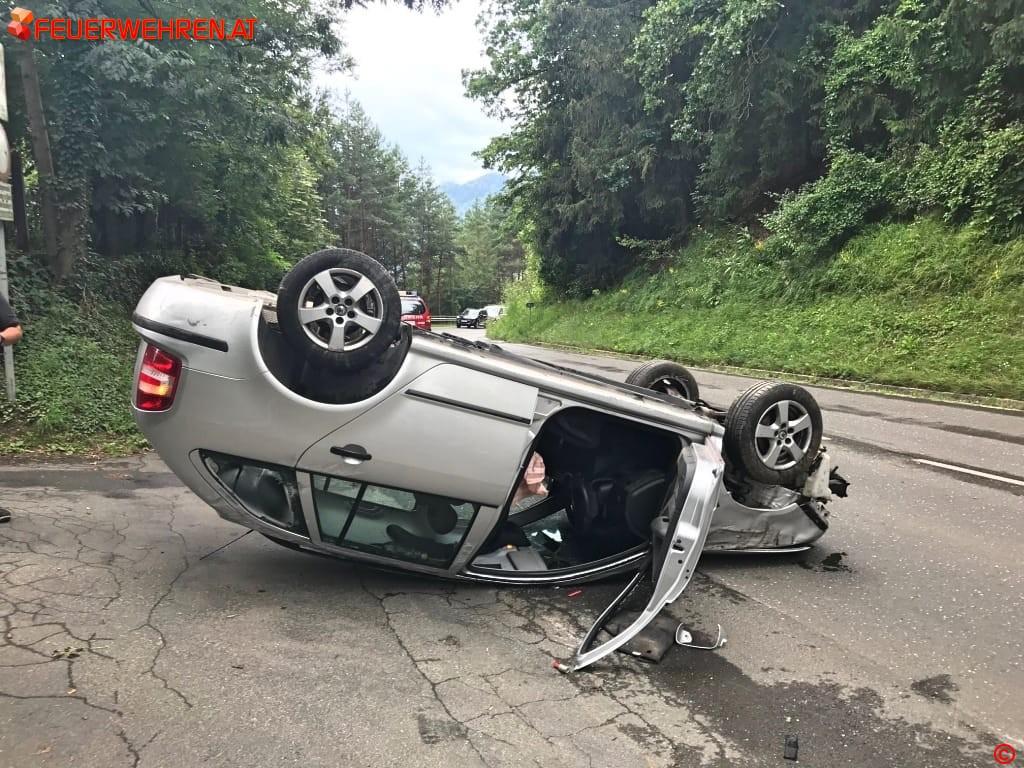 FF Leoben-Stadt: Menschenrettung und Verkehrsunfall
