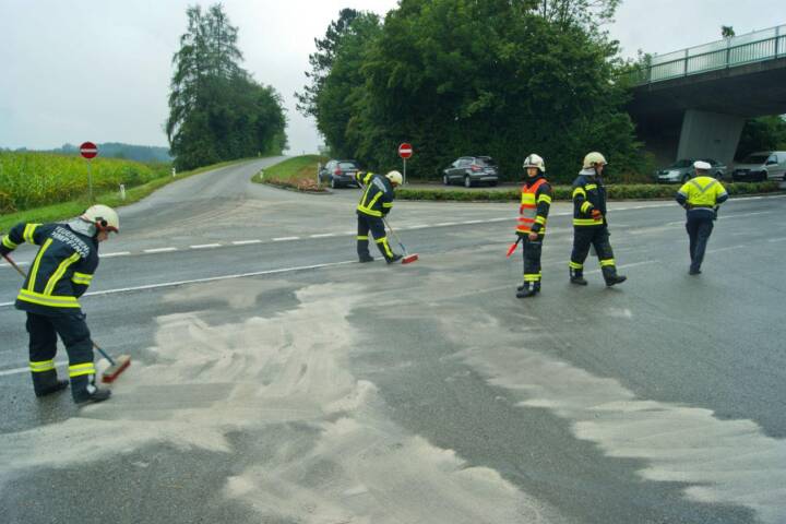 Ölaustritt nach Mopedunfall