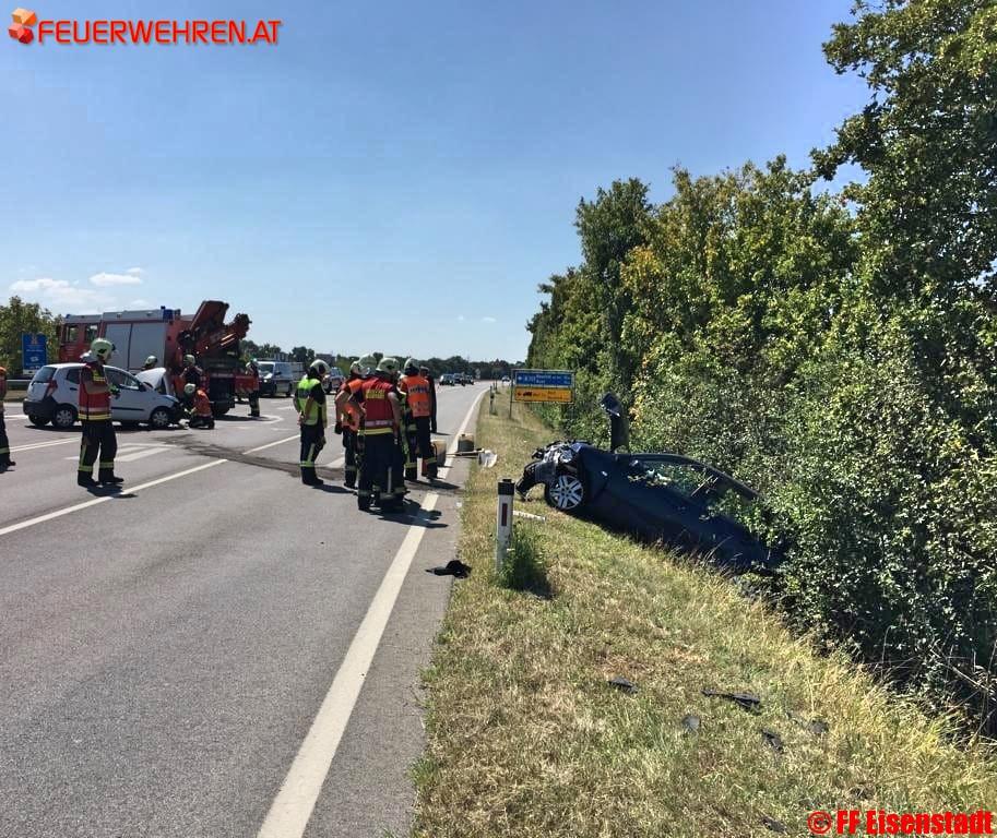 FF Eisenstadt: Verkehrsunfall mit eingeklemmter Person