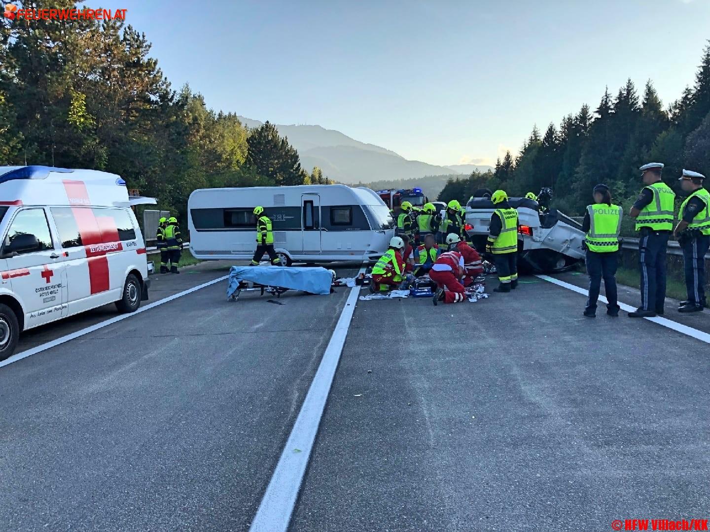 HFW Villach: Geisterfahrerunfall A2 und Wohnungsbrand