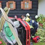 BFVDL: Verkehrsunfall Auto gegen Haus