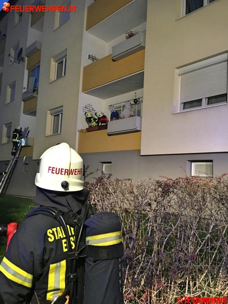 FF Eisenstadt: Balkonbrand – 27 freiwillige Mitglieder im Einsatz
