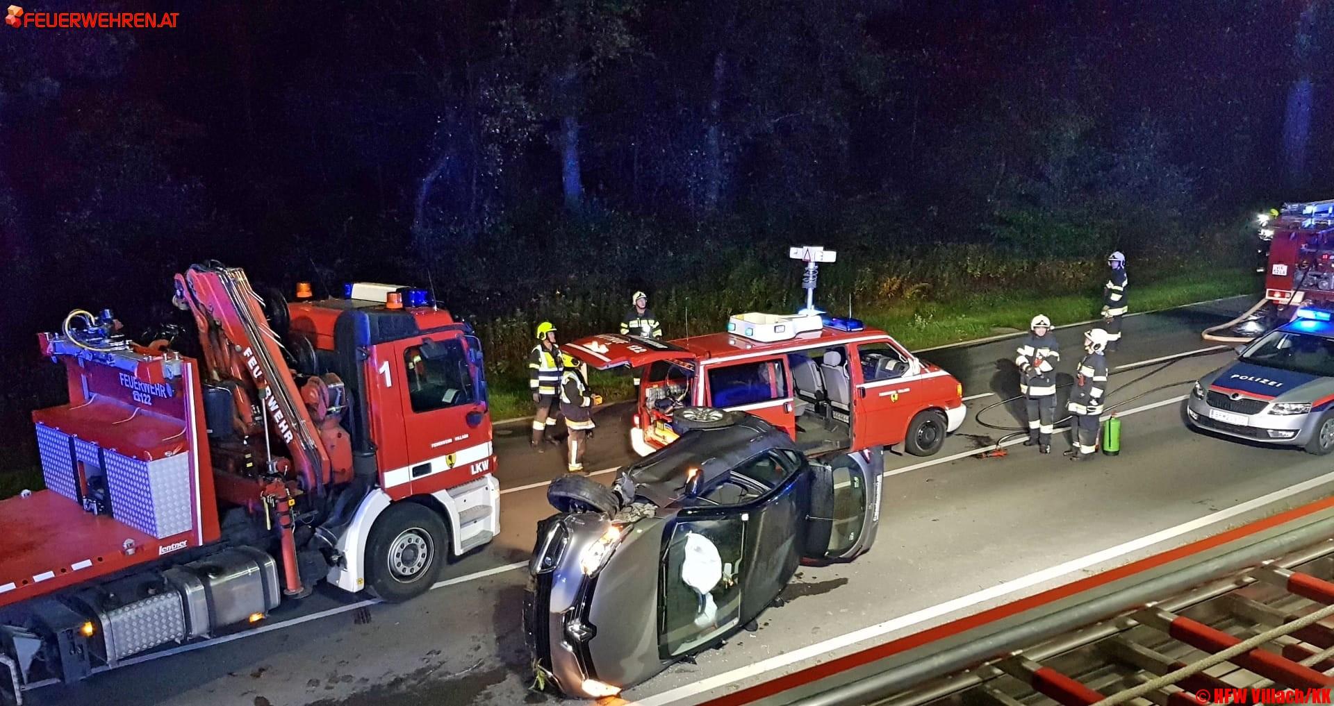 HFW Villach: PKW überschlägt sich, Insassen verletzt