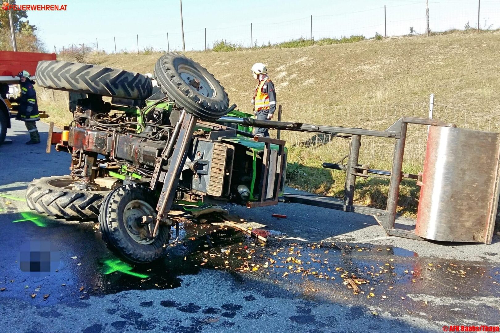 BFK Waidhofen/Thaya: Verkehrsunfall mit Traktor endet tödlich