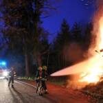 FF Andorf: Holzstoßbrand in Schärdingerau/An der Fernstraße