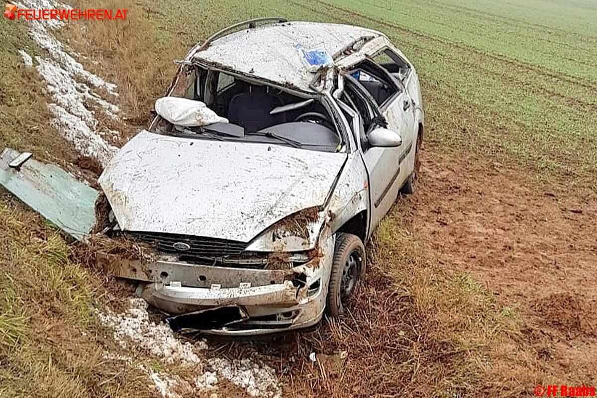 BFK Waidhofen/Thaya: Mehrere Verkehrsunfälle nach erstem Schneefall
