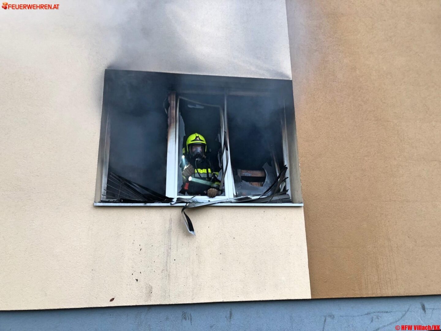 HFW Villach: Wohnungsbrand in Wohnblock