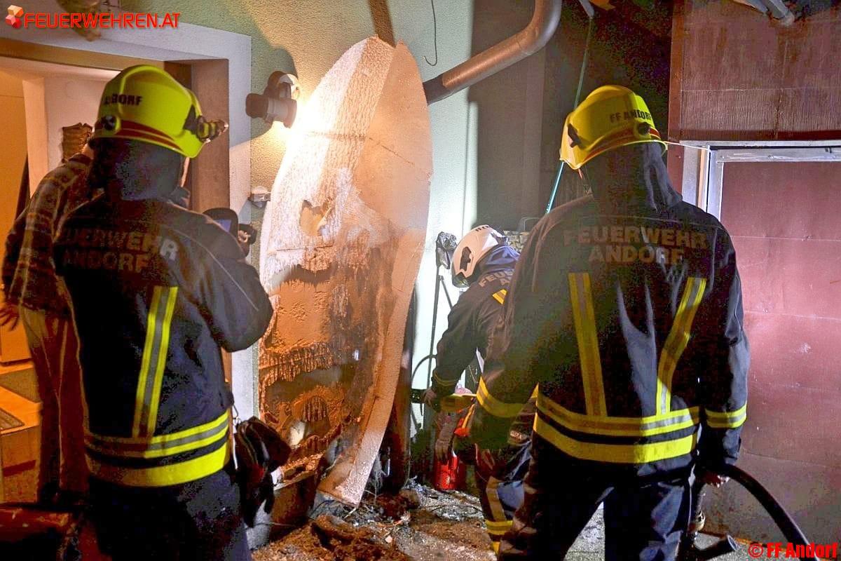 FF Andorf: Fassadenbrand im Andorfer Ortsgebiet Erlau