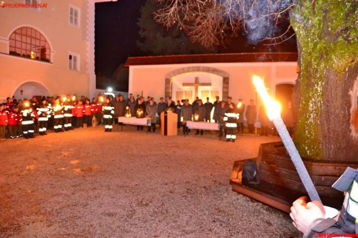 BFV Liezen: Friedenslicht-Übergabe in Donnersbach