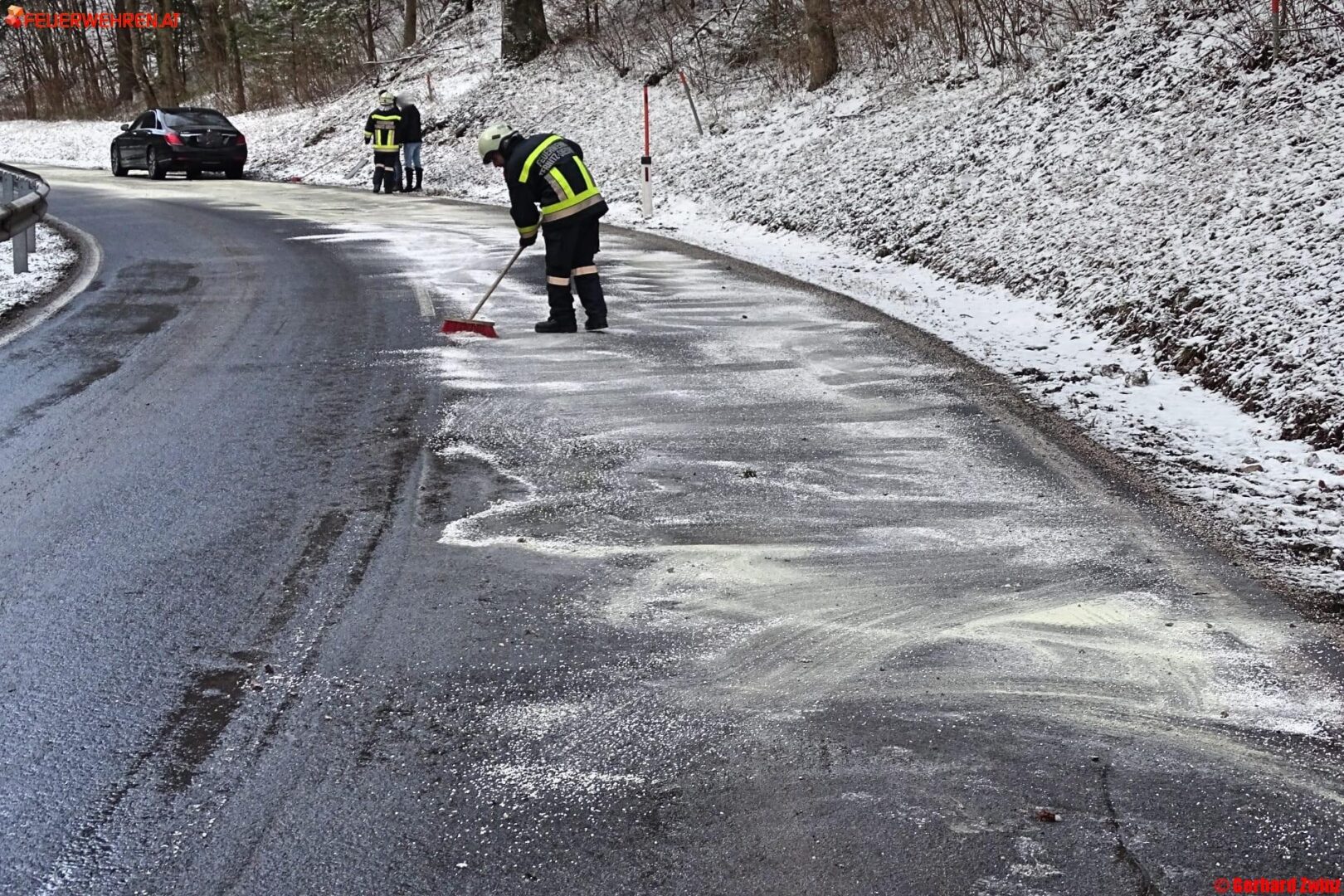 Bezirk Neunkirchen: Schadstoffeinsatz auf der B26