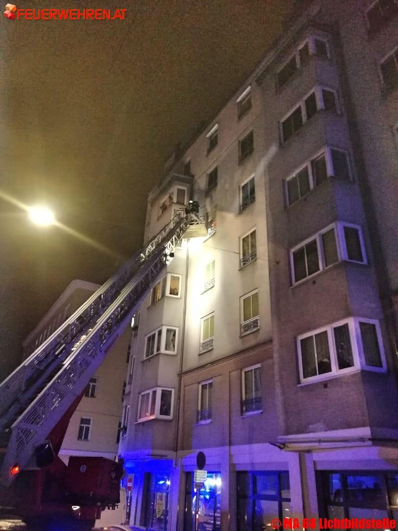 BF Wien: Ehepaar von Brand eingeschlossen