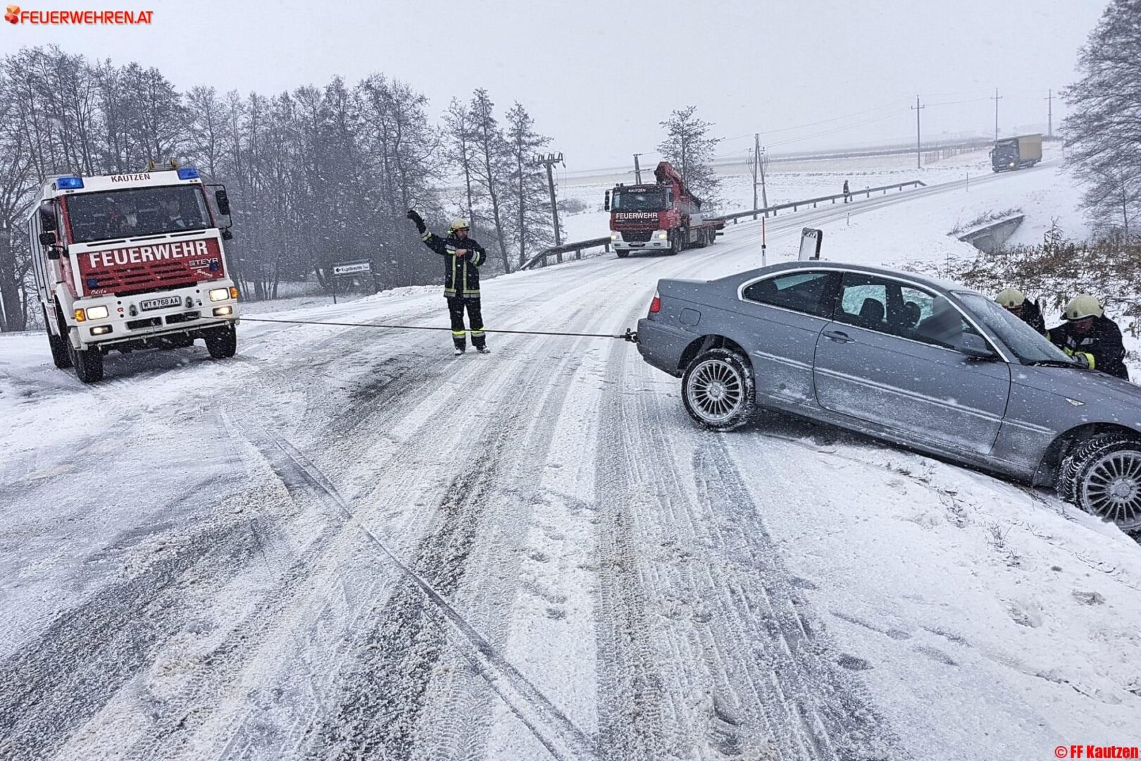 BFK Waidhofen/Thaya: Schneefall führte zu mehreren Unfällen