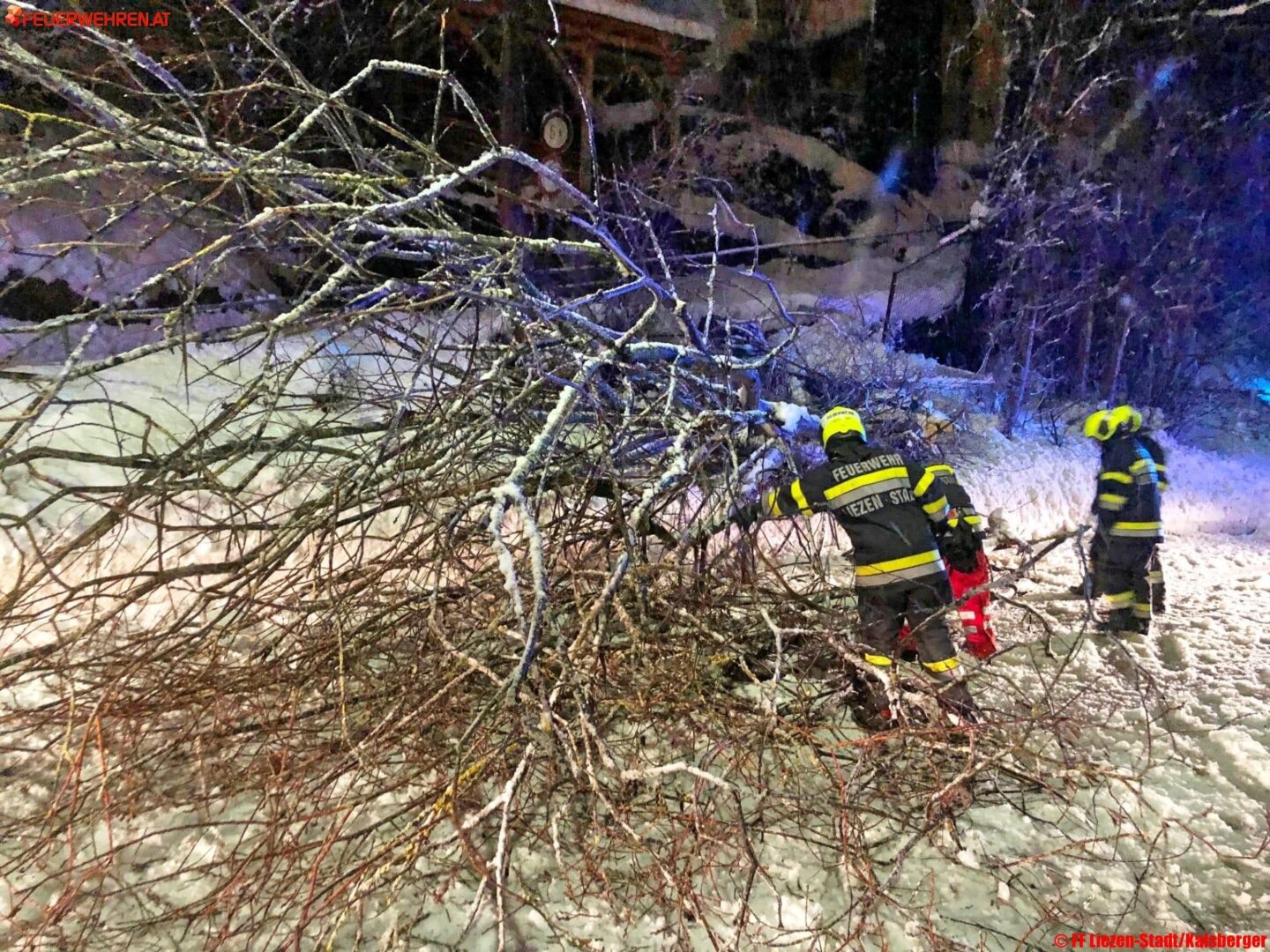 BFV Liezen: Anhaltender Schneefall fordert Einsatzkräfte