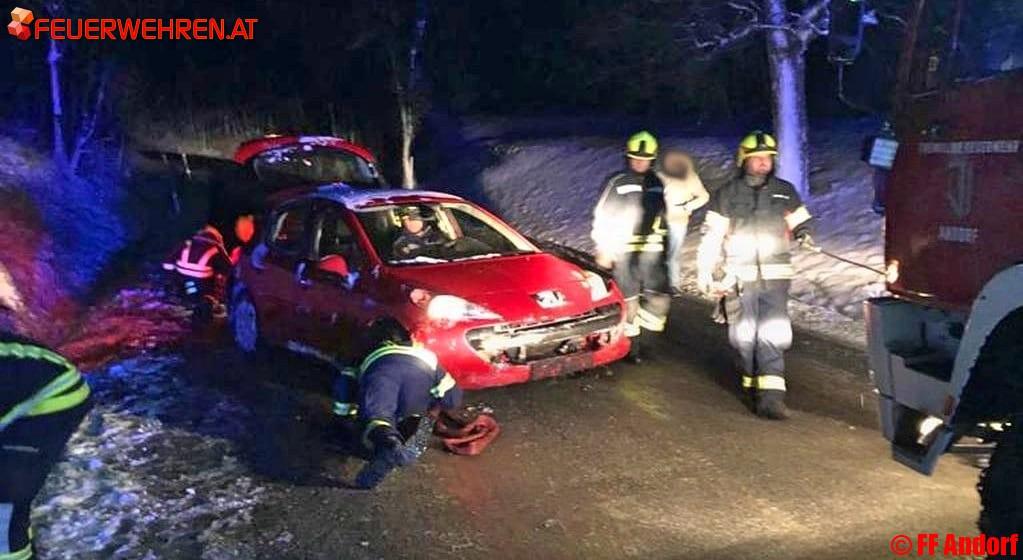 FF Andorf: Fahrzeugbergung nach Verkehrsunfall