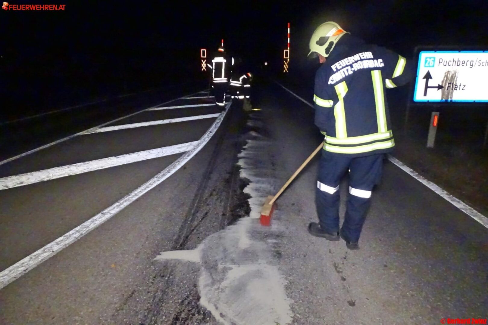 Ölspur auf der Bundesstraße 26
