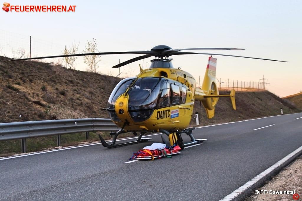 FF Gaweinstal: Motorradbergung auf der A5
