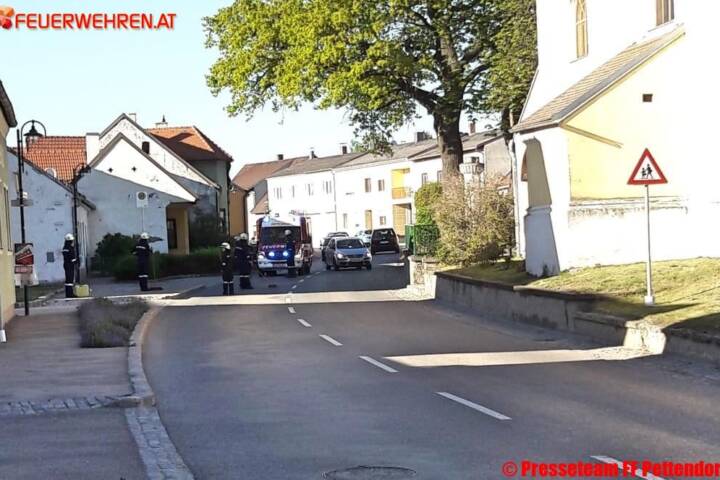 FF Pettendorf: Ölspur in der Unteren Hauptstrasse