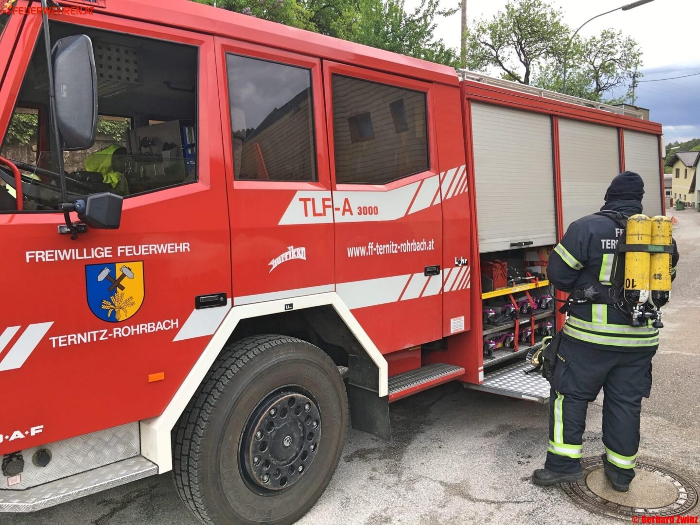 Bezirk Neunkirchen: Kellerbrand in Thann