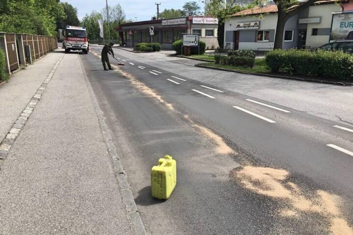 Ölspuren und Brandeinsatz in Ternitz
