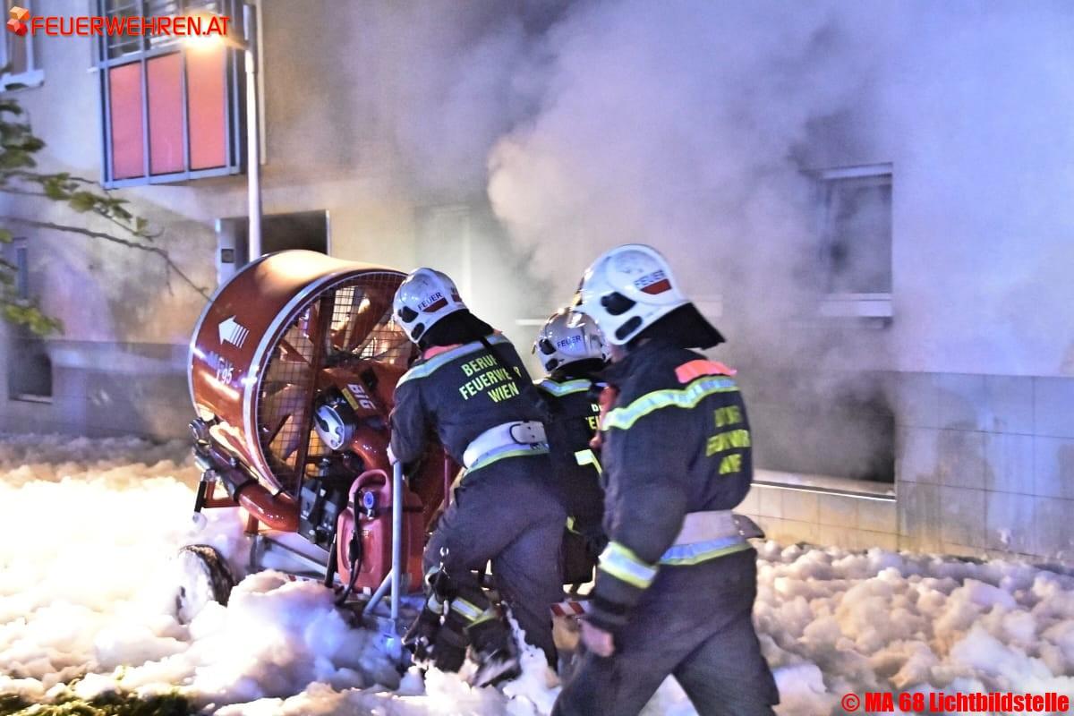 BF Wien: Kellerbrand in Wien – Simmering
