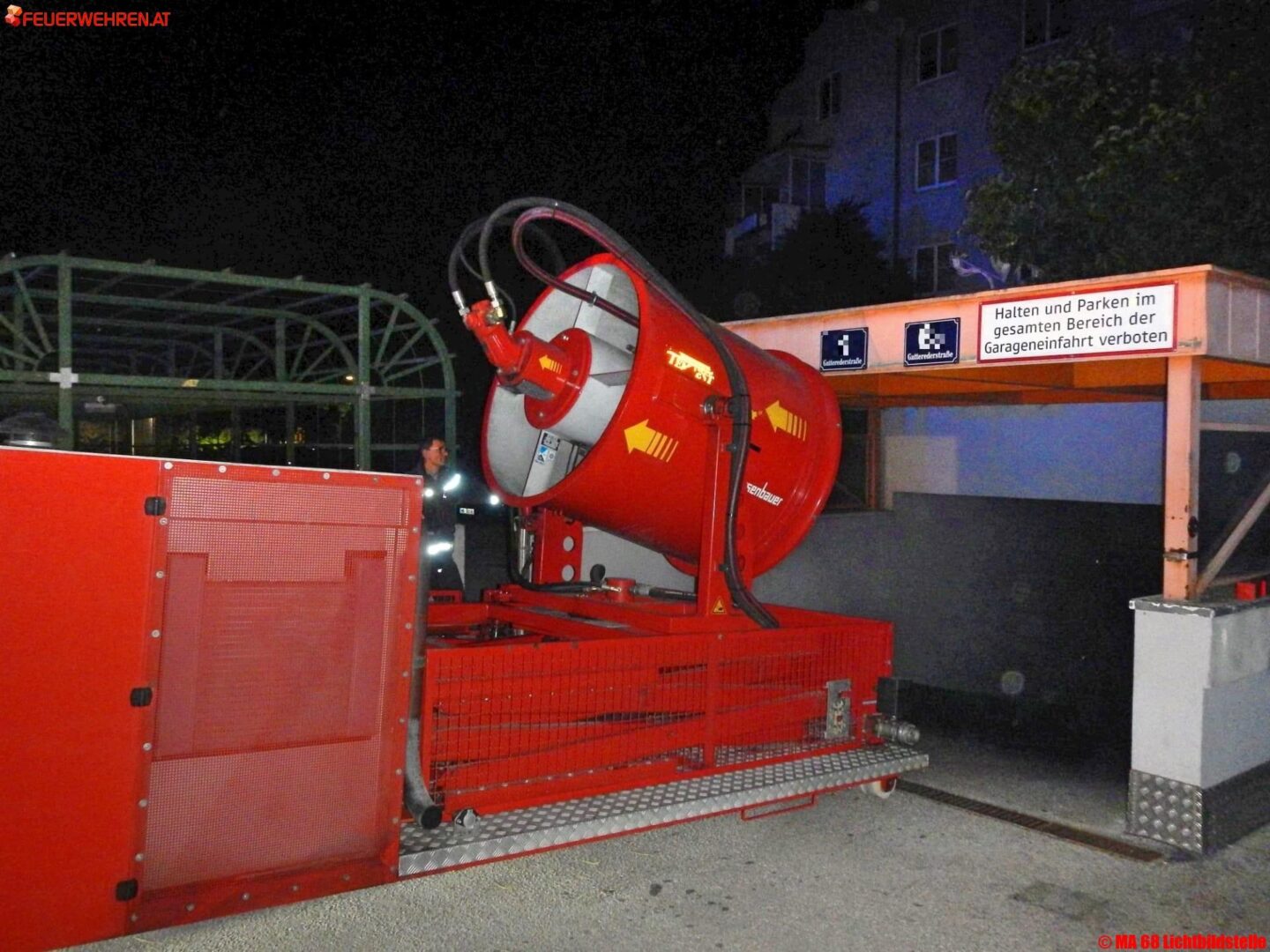 BF Wien: Nächtlicher Tiefgaragenbrand in Liesing