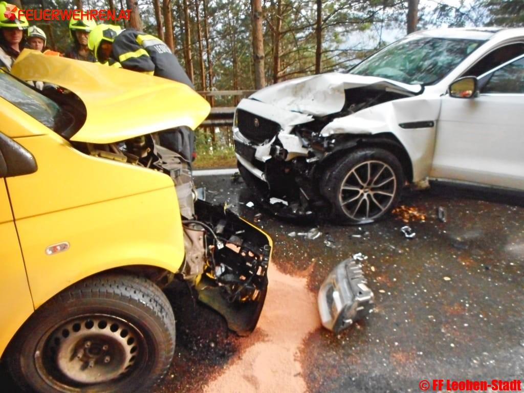 FF Leoben-Stadt: Verkehrsunfall Häuselberg