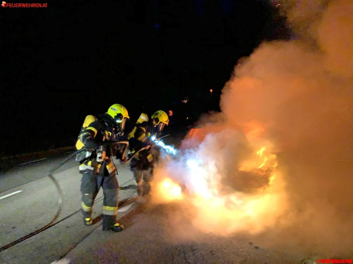 HFW Villach: PKW am Dobratsch in Vollbrand