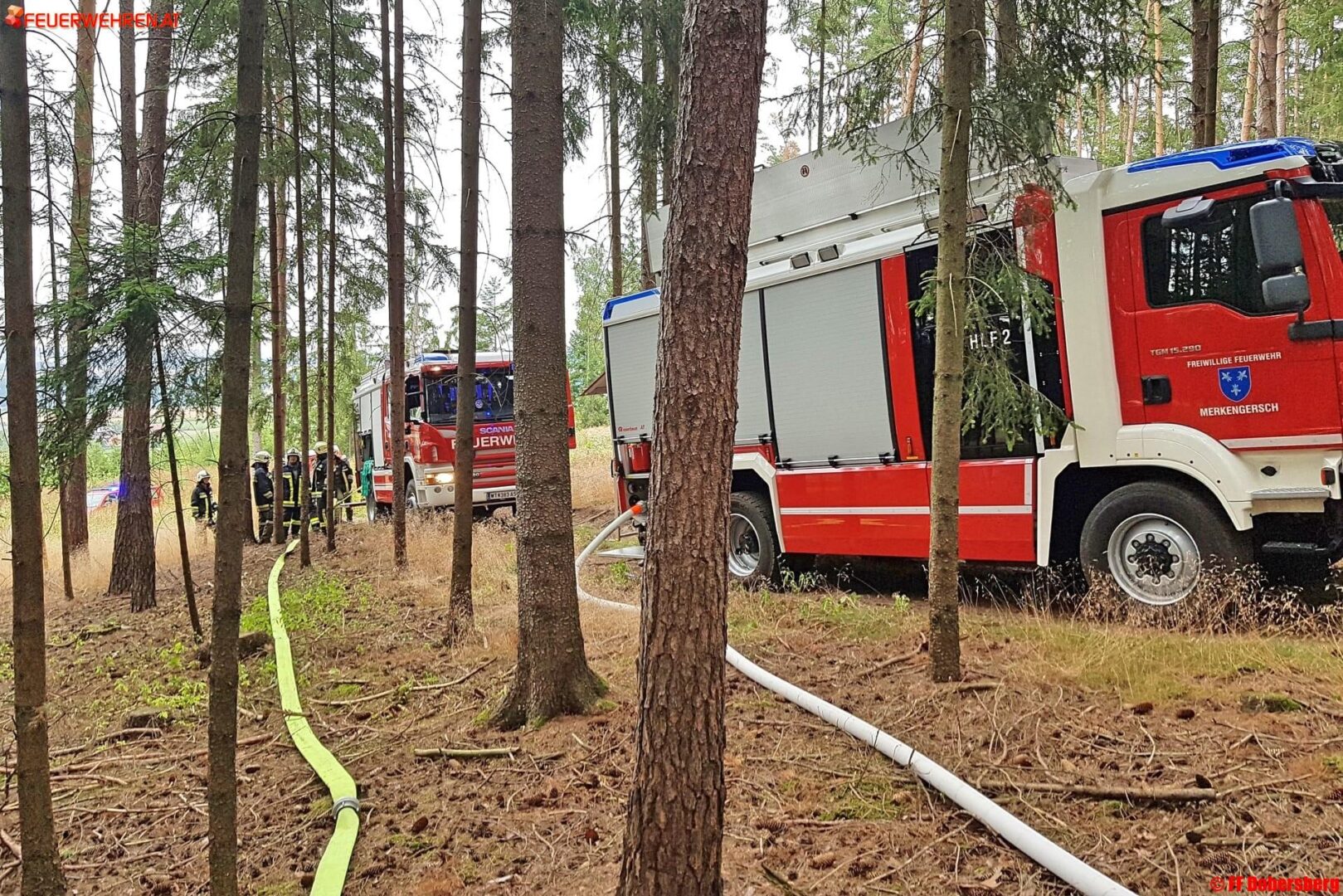 BFK Waidhofen/Thaya: Verkehrsunfall und Fahrzeugbrand
