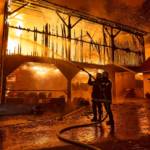 Großbrand einer Halle in Niedergrünbach