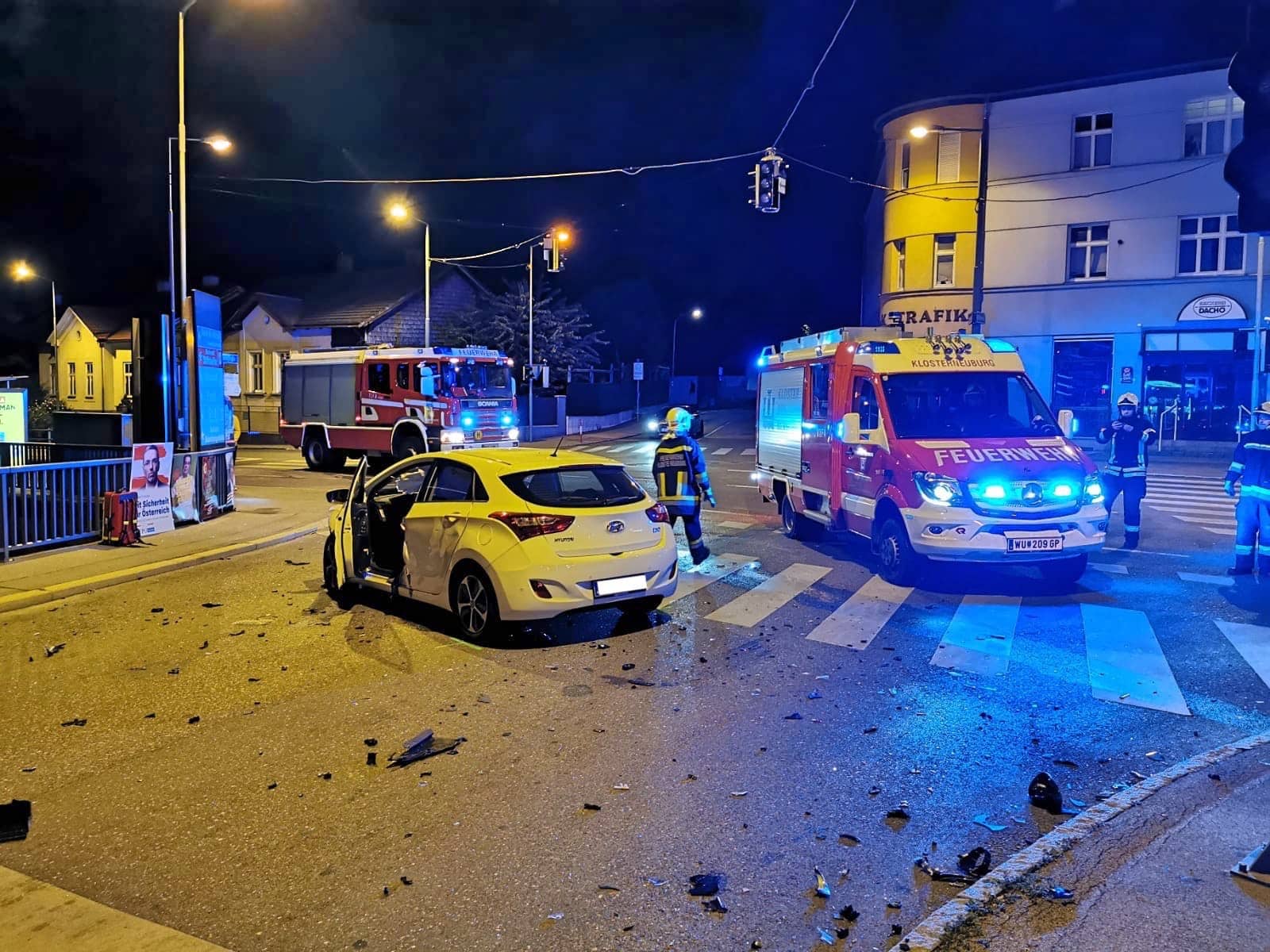 FF Klosterneuburg: Verkehrsunfall – PKW vs PKW