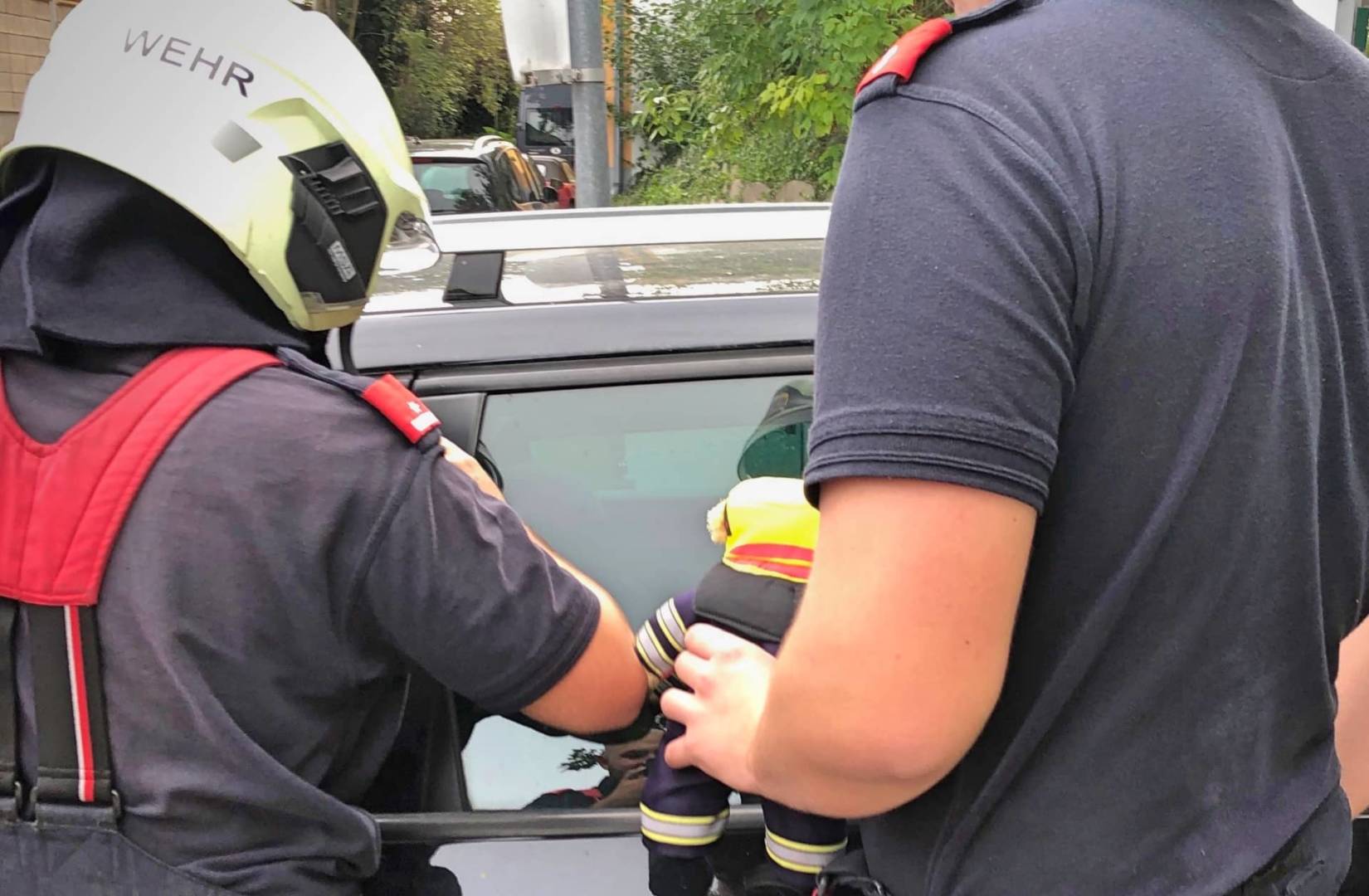 FF Klosterneuburg: Kleinkind in Auto eingeschlossen