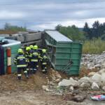 FF Kobenz: Lkw in Schottergrube umgestürzt