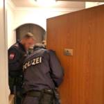 Person in Wohnung gestürzt - Türöffnung für das Rote Kreuz