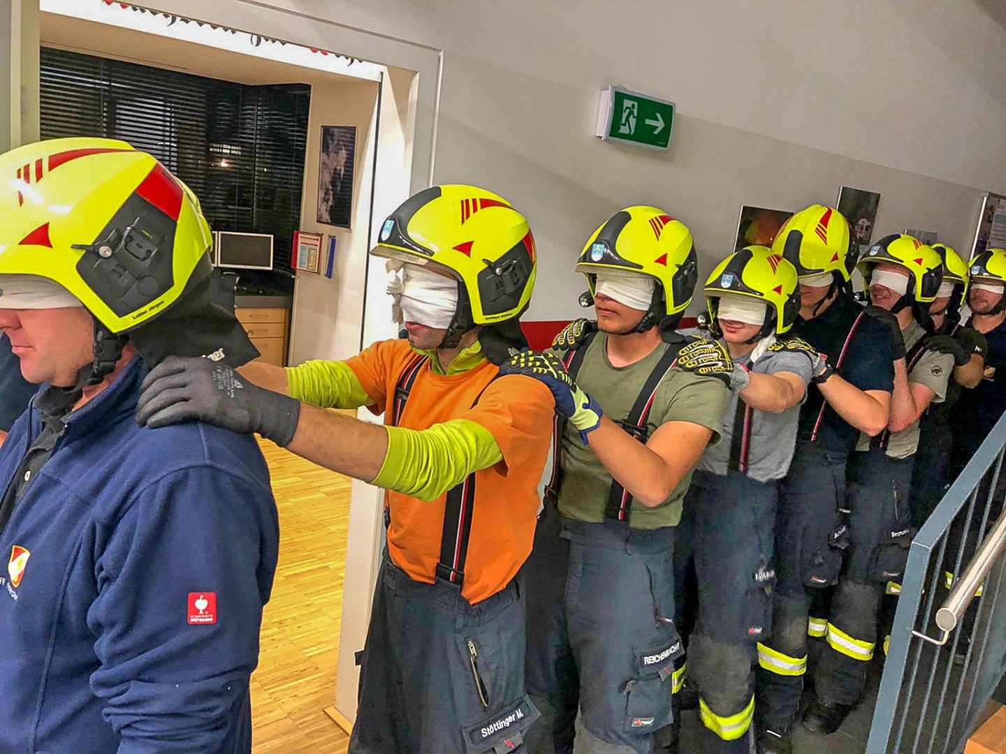 FF Hinterstoder: Übung – Blindes Vertrauen zu den Kameraden