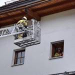 Feuerwehrmann auf Drehleiter