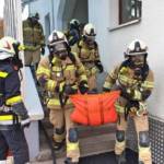 Feuerwehrmänner mit Atemschutz