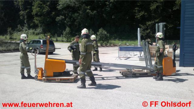 Stapler im Hochregal umgestürzt