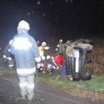 BFKDO Jennersdorf: PKW-Lenker nach Unfall eingeklemmt