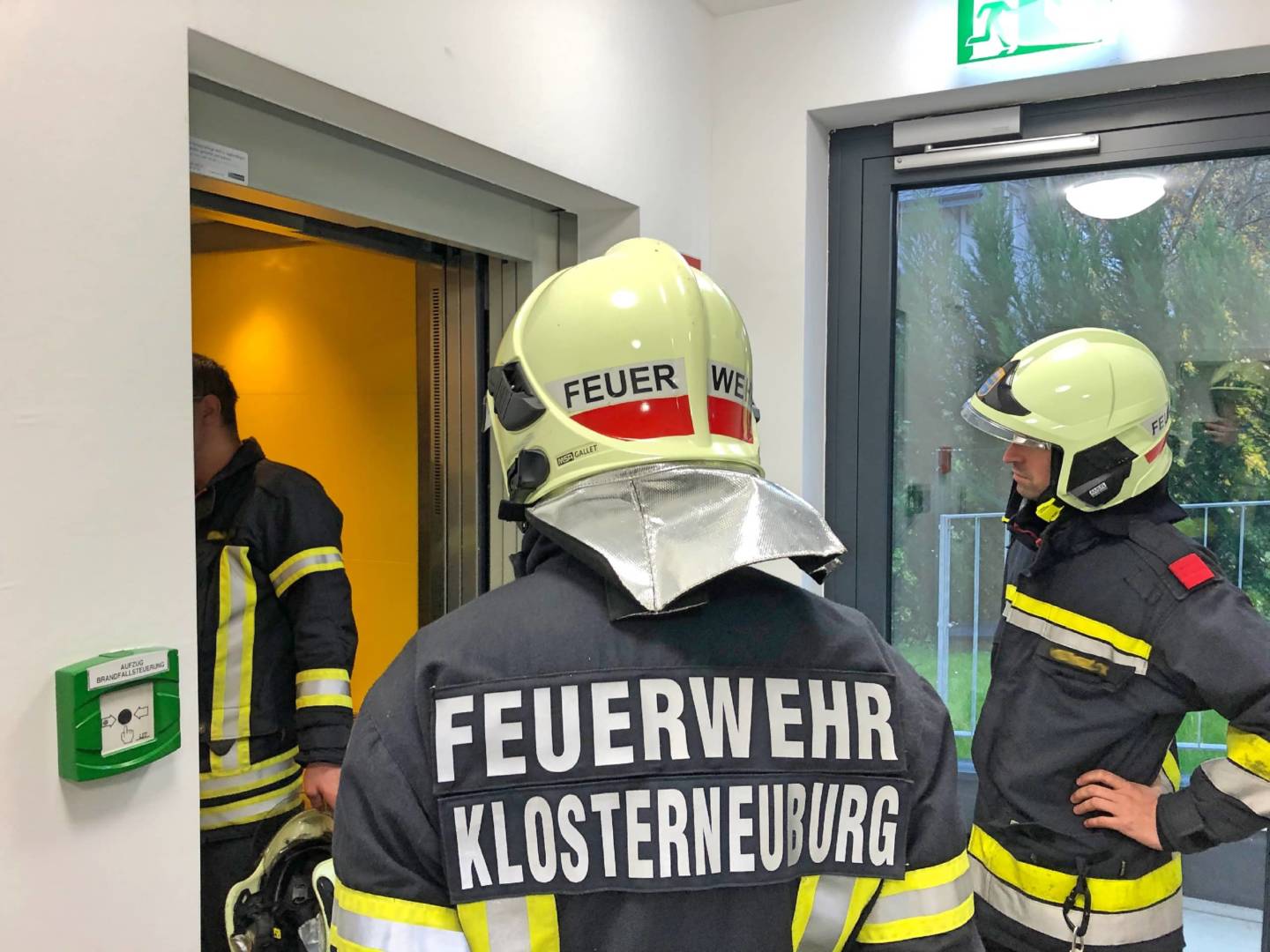 FF Klosterneuburg: Person in Aufzug eingeschlossen