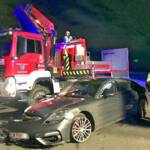 FF Wiener Neudorf: Verunfallter Porsche durch Feuerwehr geborgen
