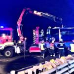 Verunfallter Porsche durch Feuerwehr Wiener Neudorf geborgen