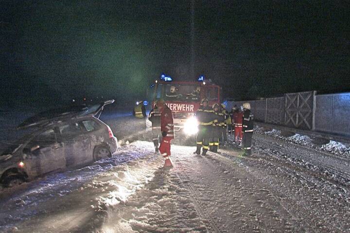Zahlreiche schneebedingte Feuerwehreinsätze im Bezirk Liezen