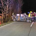 Verkehrsunfall mit eingeklemmter Person