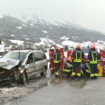 Frontalkollision auf der B320 fordert 3 Verletzte